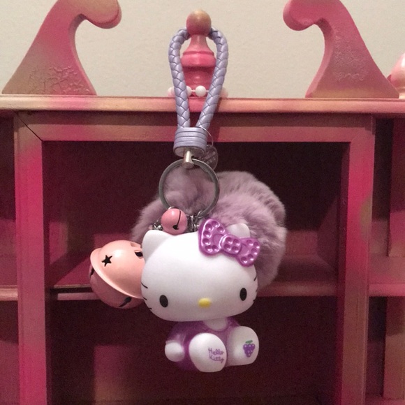Hello Kitty Fur Keychain Lavender New With Tags - Picture 2 of 2